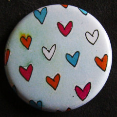 Badge « Les Amoureux » Coeurs Papillons