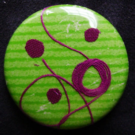 Badge Crépitement Fushia sur Pomme