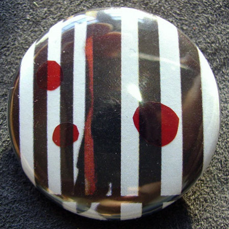 Badge Noir Blanc Rouge
