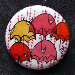 Badge Parapluies Camaieu Rouges