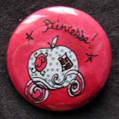 Badge Princesse - Carrosse à Pois Bleus