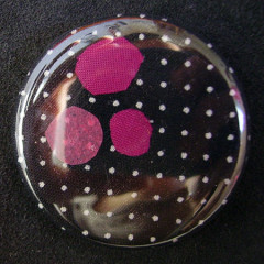 Badge Marie-Thérèse Petits Pois Roses