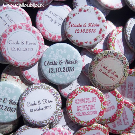 Mariage « Multi Liberty », badges personnalisés de Cécile & Kévin