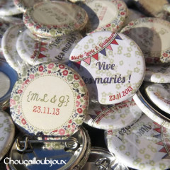 Mariage "Liberty Kaki", badges personnalisés de Marie-Lucie & Guillaume