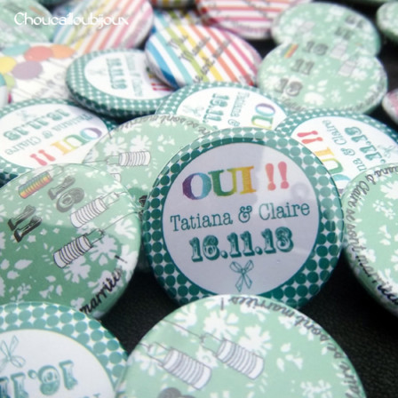 Mariage "Emeraude & Arc-en-ciel", badges personnalisés de Tatiana & Claire