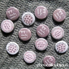 Mariage "Rose, Taupe & Liberty", badges personnalisés de Pauline & Martin