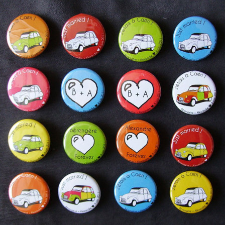 Mariage "Vacances & 2CV", badges personnalisés de Bérengère & Alexandre