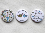 Mariage "Fleurs & Oiseaux Pastels", badges personnalisés de July & Sébastien