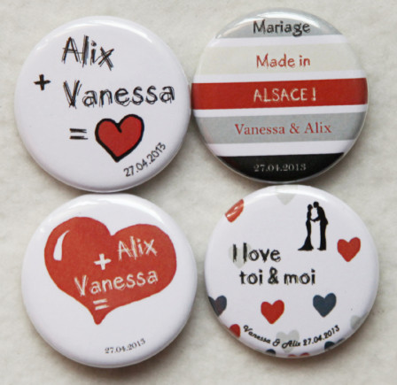 Mariage "Rouge, Noir & Gris", badges personnalisés de Vanessa & Alix