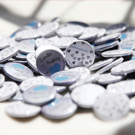 Mariage "Coeurs & Etoiles", badges personnalisés de Audrey & Camille