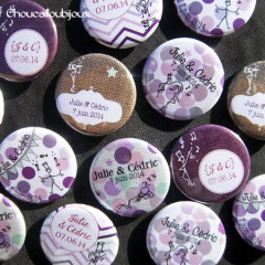 Mariage "Violet & Toile de Jute", badges personnalisés de Julie & Cédric