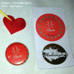 Mariage "Rouge & Gris", badges personnalisés de Amaury & Guillaume