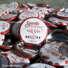 Mariage "Rouge, Blanc, Étoiles", badges personnalisés de Camille & Jérémy