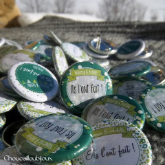 Mariage "Camaieu Vert", badges personnalisés de Vanessa & Achille