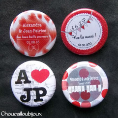 Mariage "Rouge New-York", badges personnalisés de Alexandra & JP