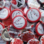 Mariage "Rouge New-York", badges personnalisés de Alexandra & JP