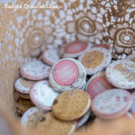 Mariage « Rose, Craft & Liberty », badges personnalisés de Audrey & Sylvain + Baptême Izia