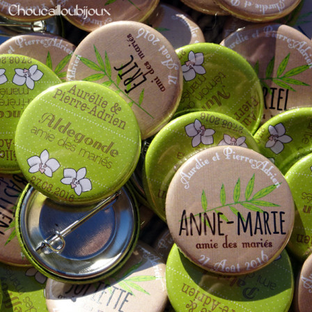 Mariage "Orchidée & Bambou", badges personnalisés de Aurélie & Pierre-Adrien