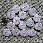 *Mariage « Vélo & Ballons Pastels », badges personnalisés de Anne-Charlotte & Jean-François