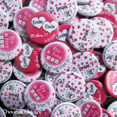 Mariage "Coeurs Roses !", badges personnalisés de Emilie & Elodie