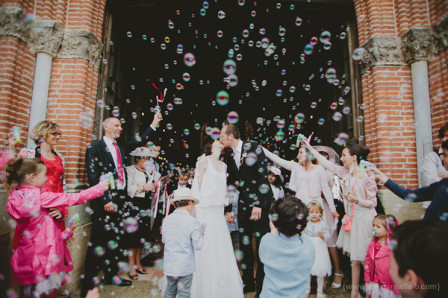 Badges-Personnalisés-Mariage-Florence+Loic-Fluo-Bulles+Eglise.jpg