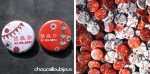 Mariage "Rouge Guinguette", badges personnalisés de Muriel & David