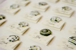 Mariage "Motifs Verts", badges personnalisés de Valérie & Pascal